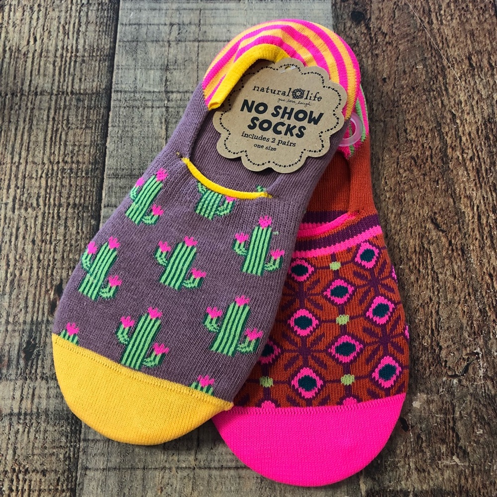 NWT 2 PAIRS OF NO SHOW SOCKS